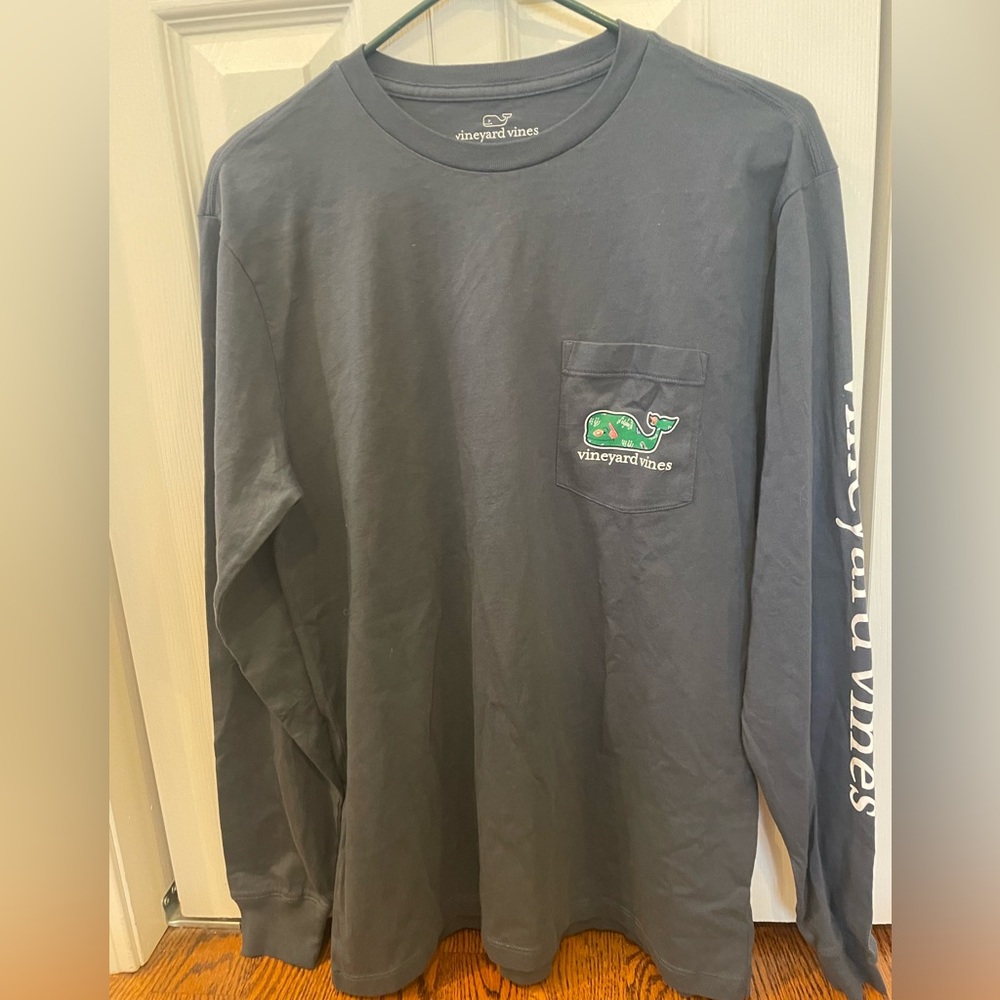 Vineyard Vines Men's Small Navy Long Sleeve Tee with Football theme. NWT
